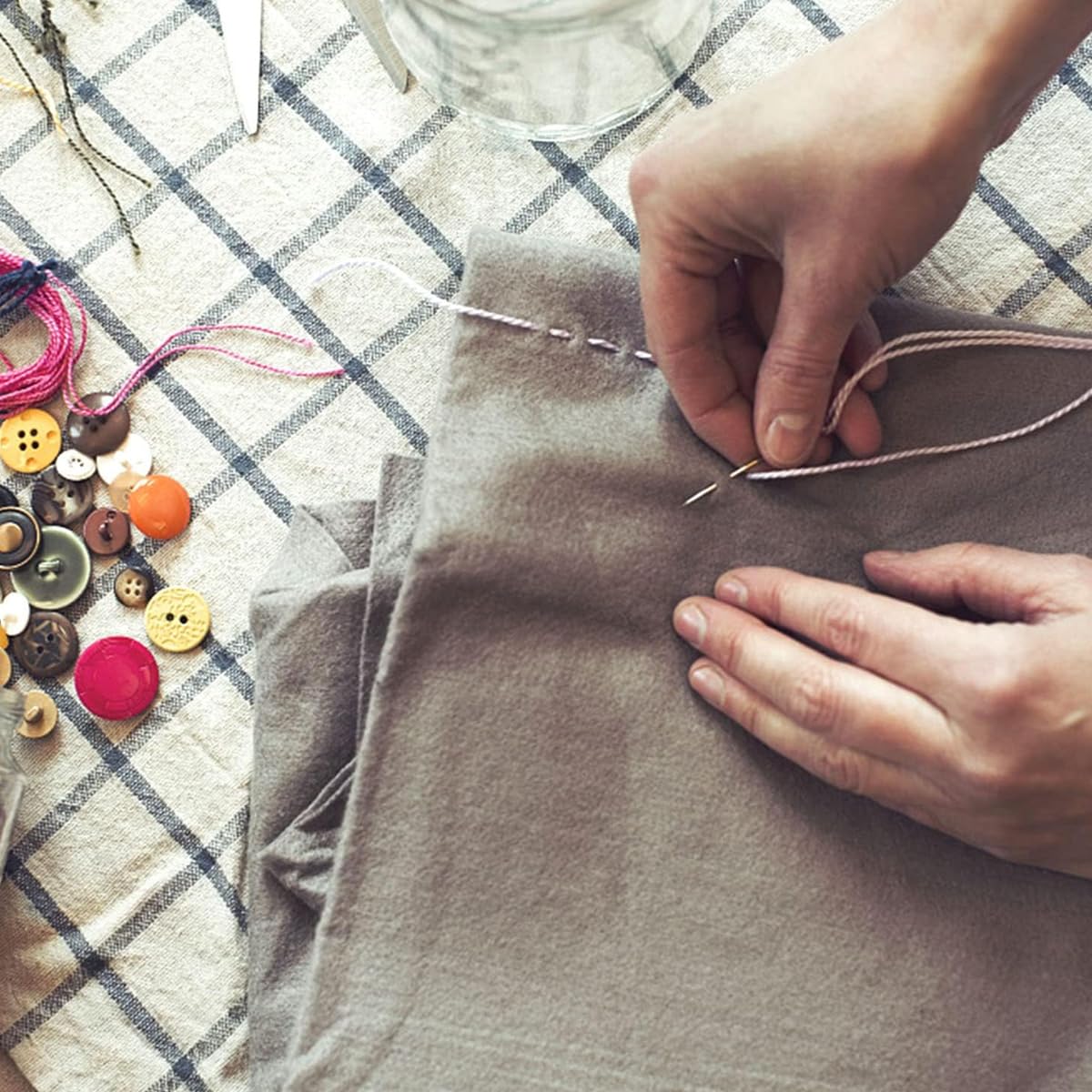 30PCS Easy Self-Threading Quilting Needles Set with Wooden Storage Case